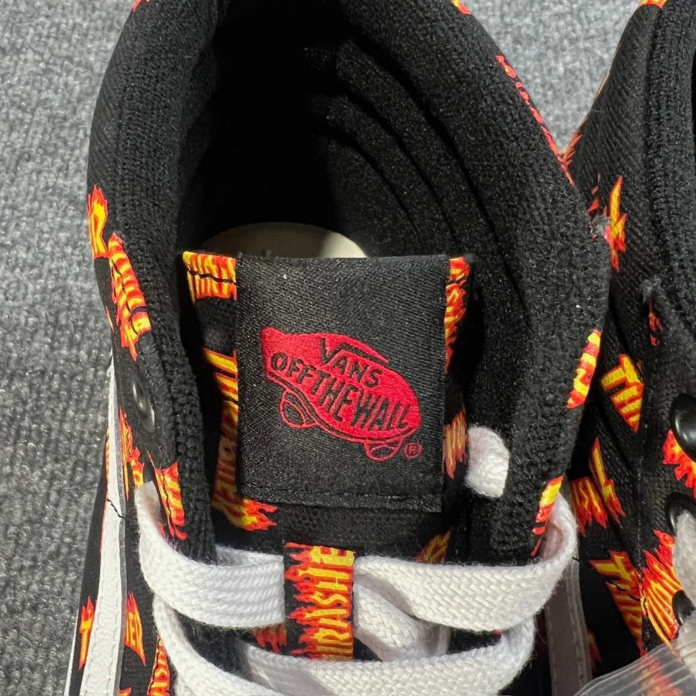 NEW Vans Skate Sk8-Hi Thrasher Mens 10 / 11.5 Wmns Black Multi Flame VN0A5FCCBML